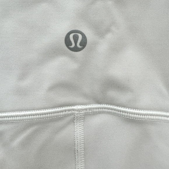 White lululemon leggings, wunder under-size 6 - Picture 4 of 4